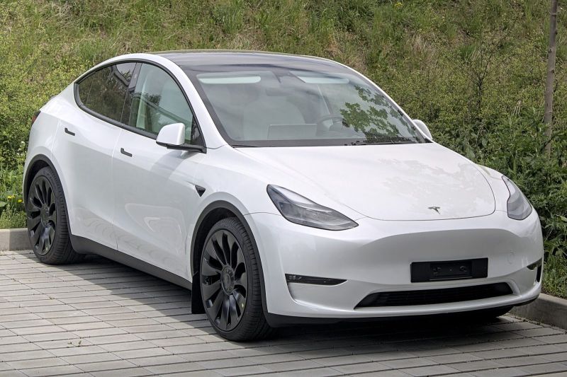 Tesla Model Y Long Range