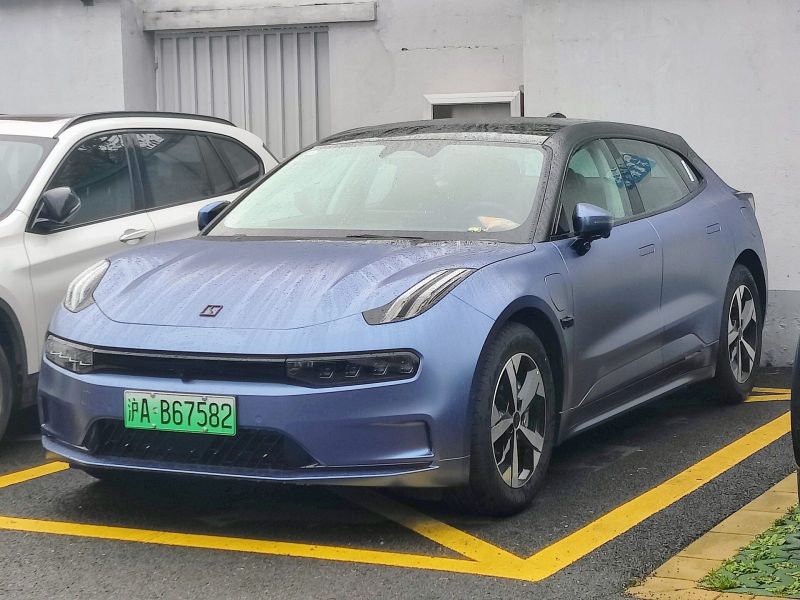 001 Long Range AWD — фото 4